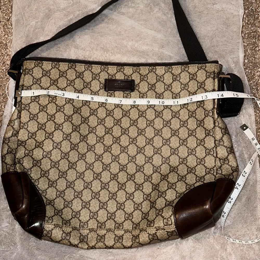 Authentic Gucci GG Supreme coated canvas crossbody